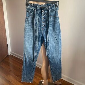Abercrombie & Fitch Ultra High Rise Mom Jean Paperbag Waist Size 26